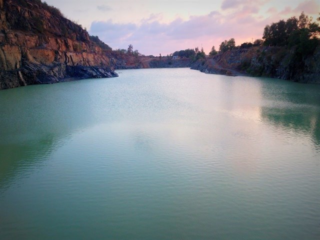 Tha hồ “sống ảo” tại  Hồ Đá Xanh 