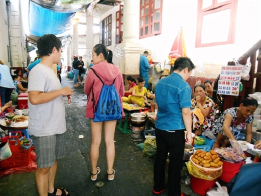 Những con hẻm ẩm thực "ngon-bổ-rẻ" ở Sài Gòn