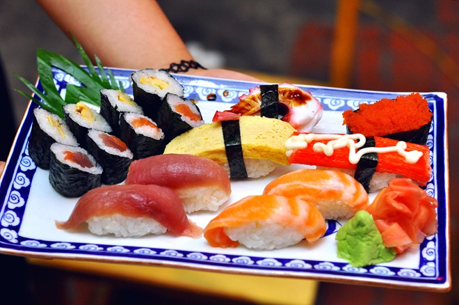 Thưởng thức sushi phong cách đường phố giá rẻ