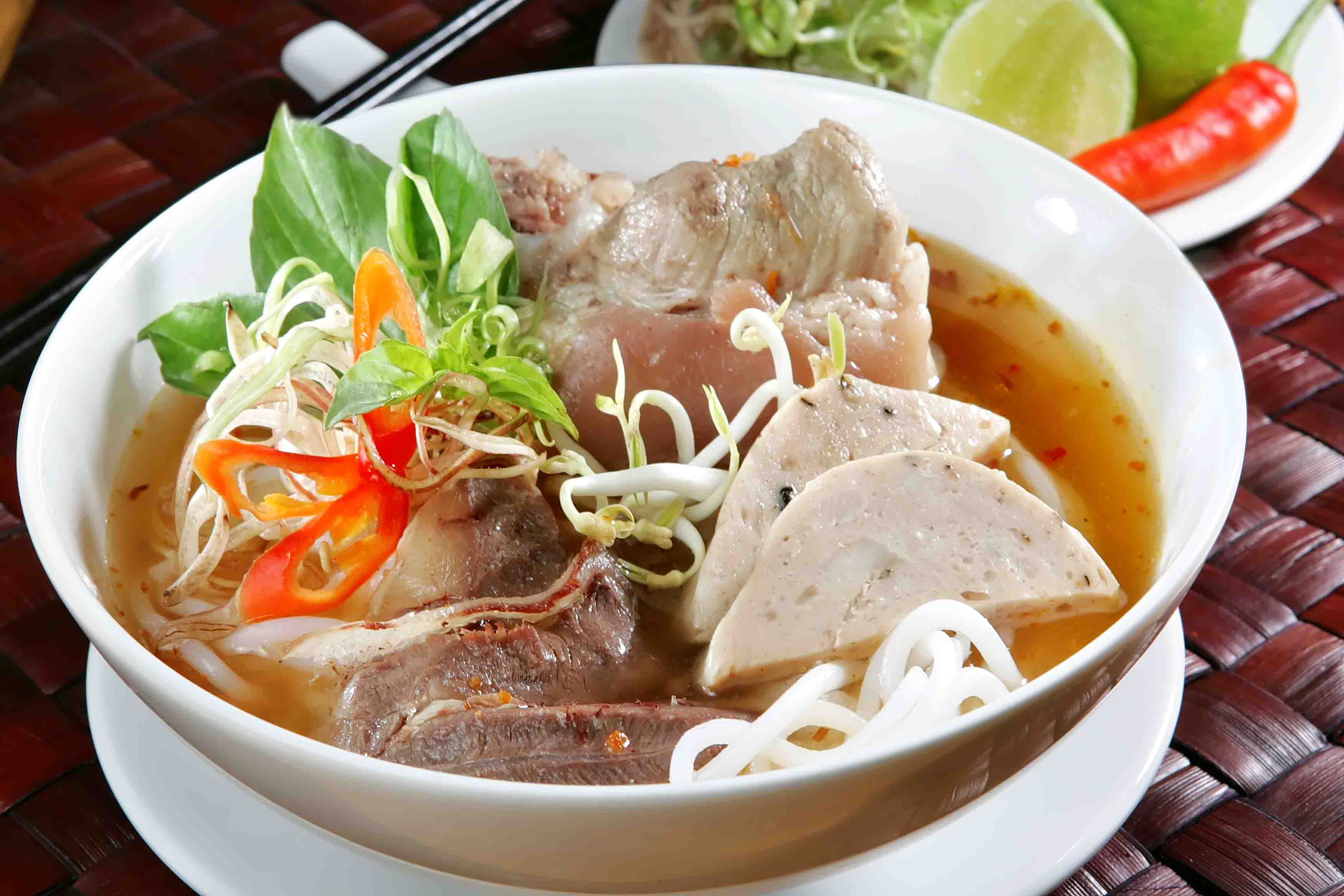 5 món ăn miền Trung đắt khách ở Sài Gòn